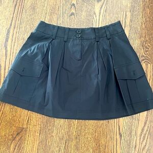Theory navy skirt with pockets on outside